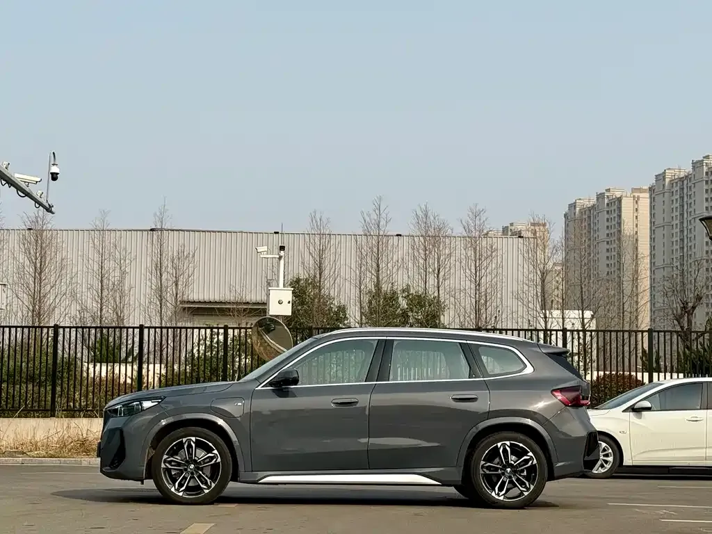 BMW iX1 2023 из CN, фото 7
