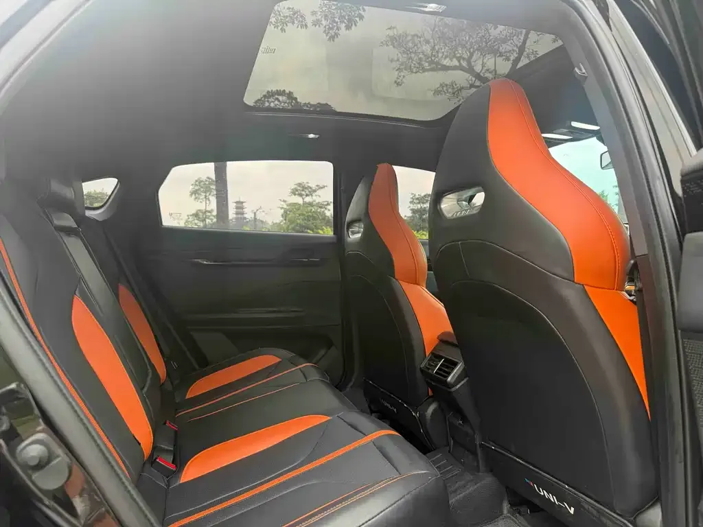 Changan UNI-V 2024 из CN, фото 6