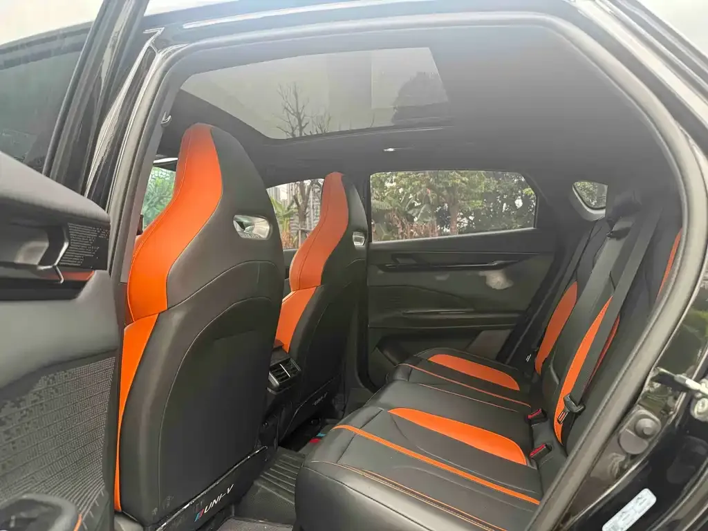 Changan UNI-V 2024 из CN, фото 2