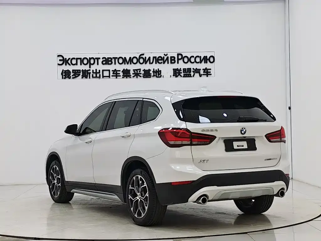 BMW X1 — фото 8
