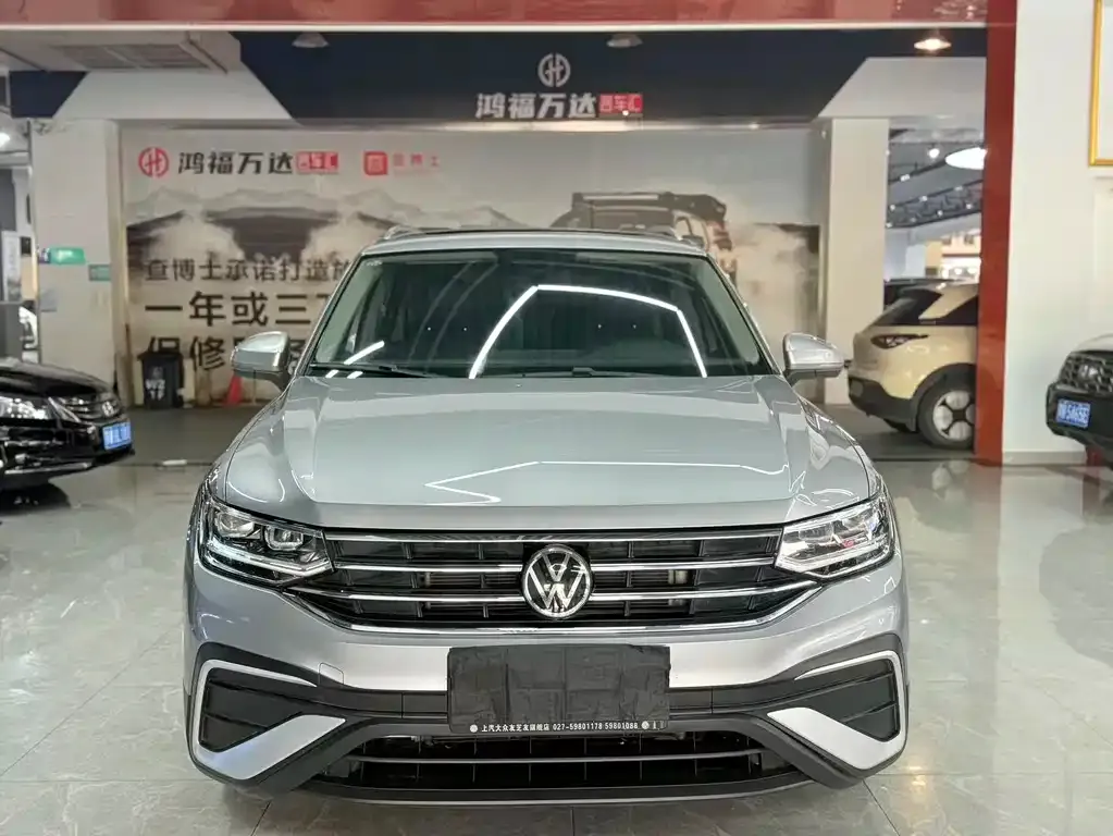 Volkswagen Tiguan L — фото 9