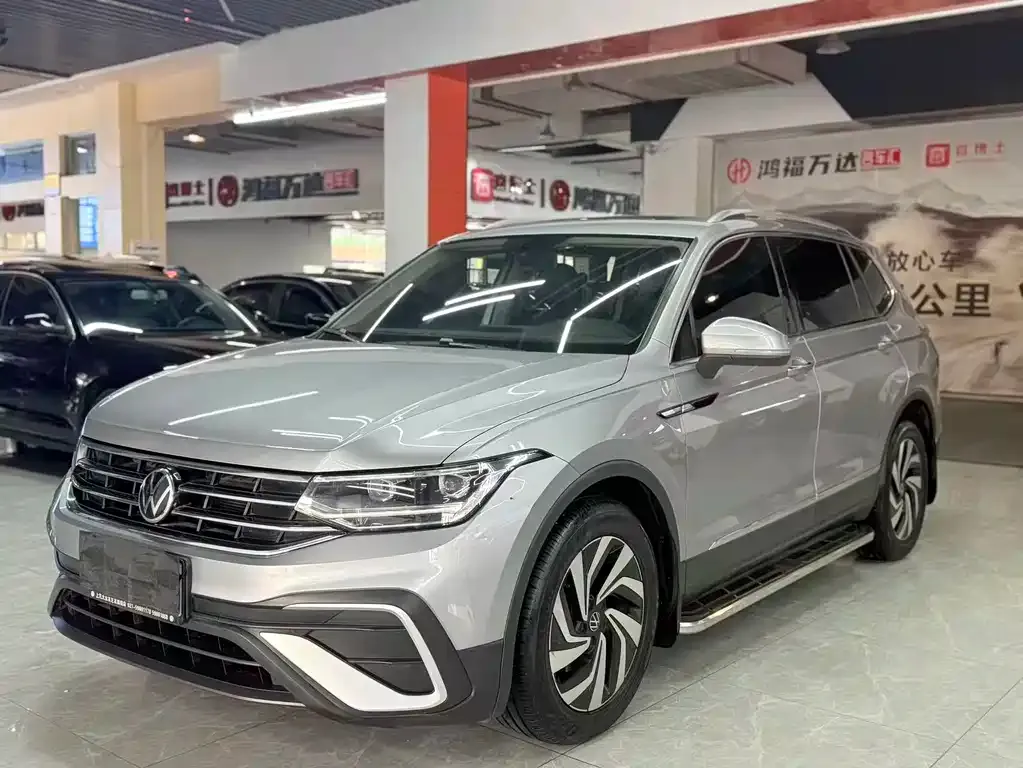 Volkswagen Tiguan L — фото 6