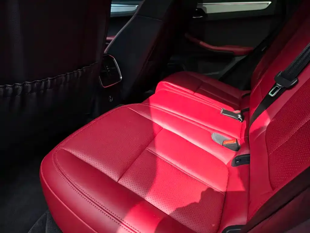Porsche Macan 2025 из CN, фото 2