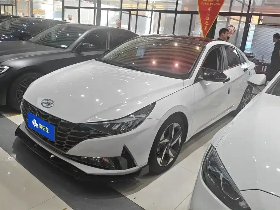 Hyundai Elantra 2023 из CN, фото 1