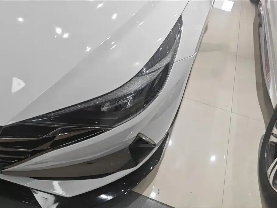 Hyundai Elantra 2023 из CN, фото 8