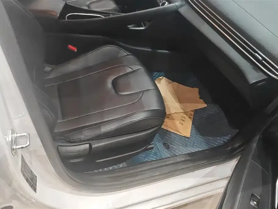 Hyundai Elantra 2023 из CN, фото 9