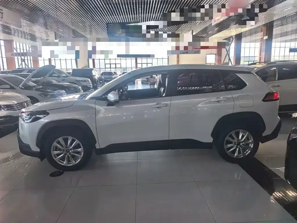 Toyota Corolla Cross — фото 10