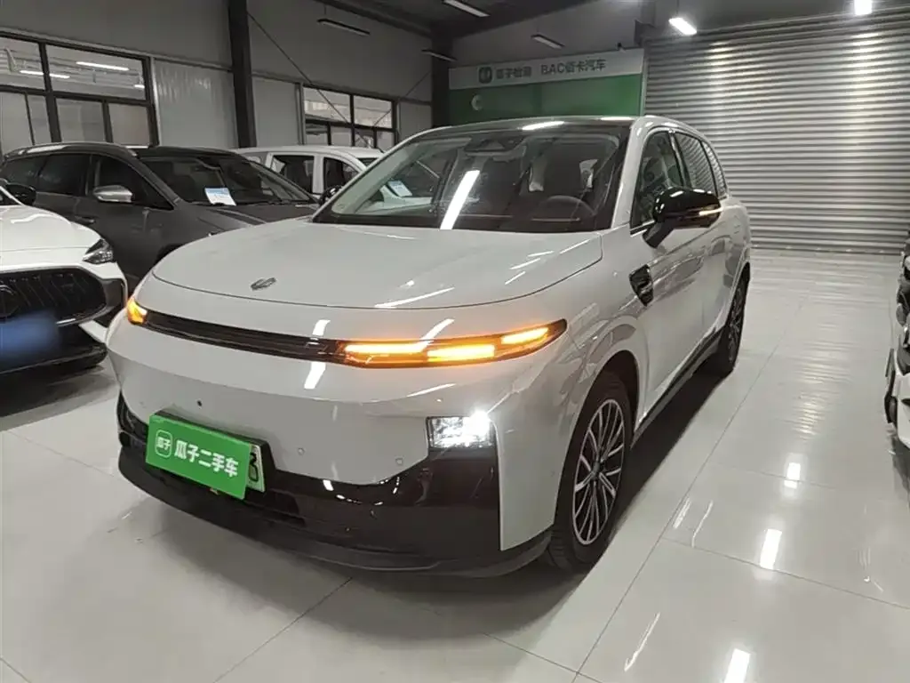 Leapmotor B10