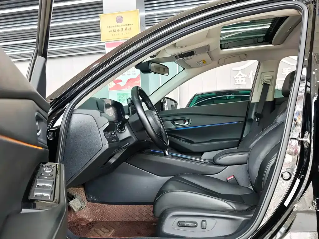 Honda Accord — фото 10