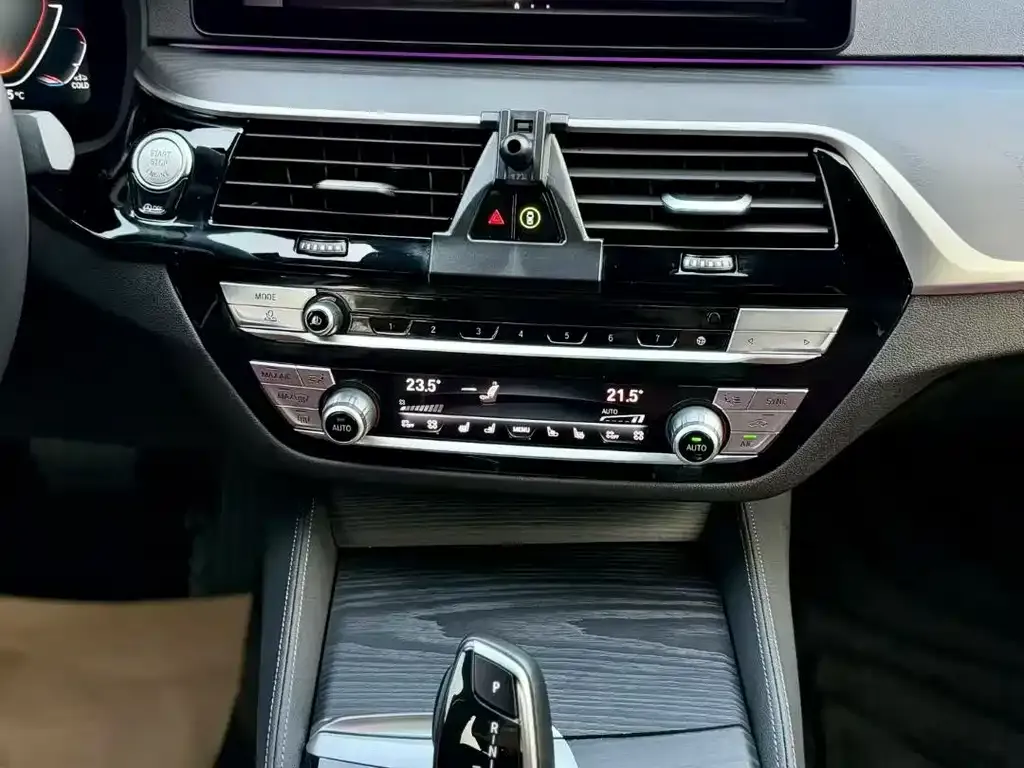 BMW 5 Series — фото 2