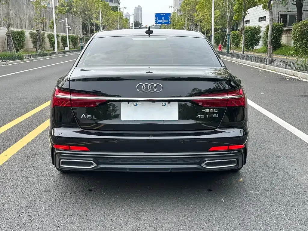 Audi A6L — фото 8