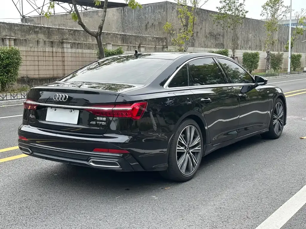 Audi A6L — фото 6