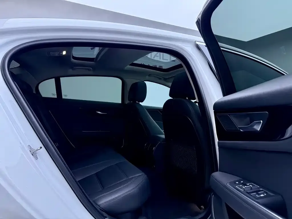 Jaguar XEL 2021 из CN, фото 4