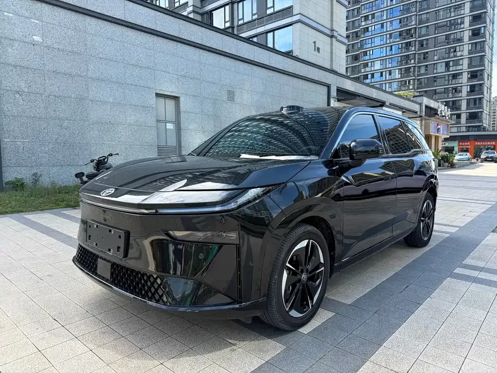 Toyota Platinum 3X 2025 из CN, фото 1
