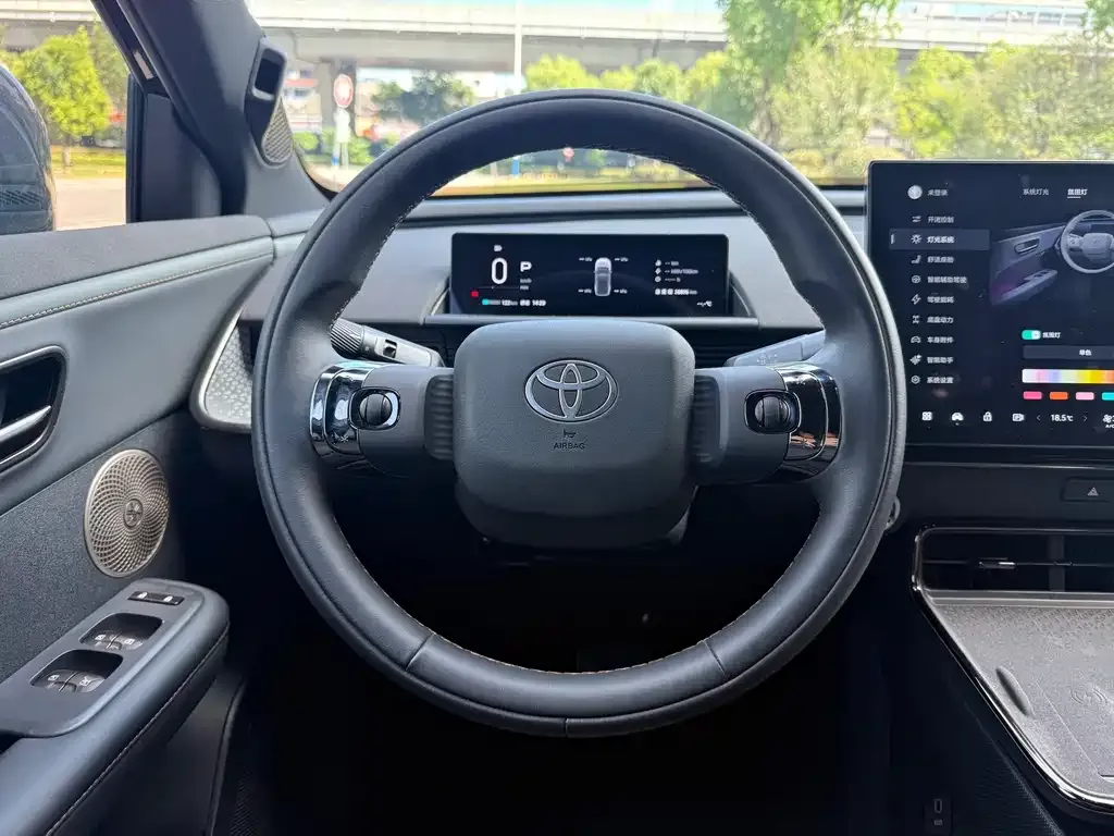 Toyota Platinum 3X 2025 из CN, фото 3