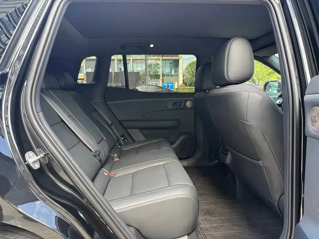 Toyota Platinum 3X 2025 из CN, фото 4