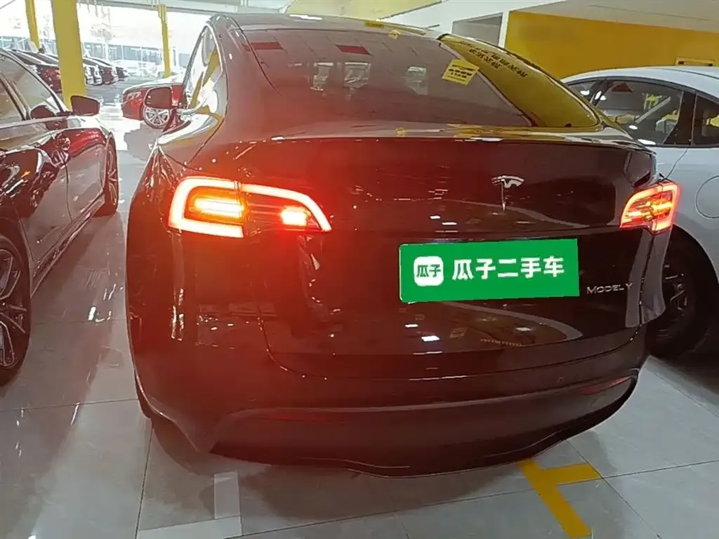 Tesla Model Y — фото 5