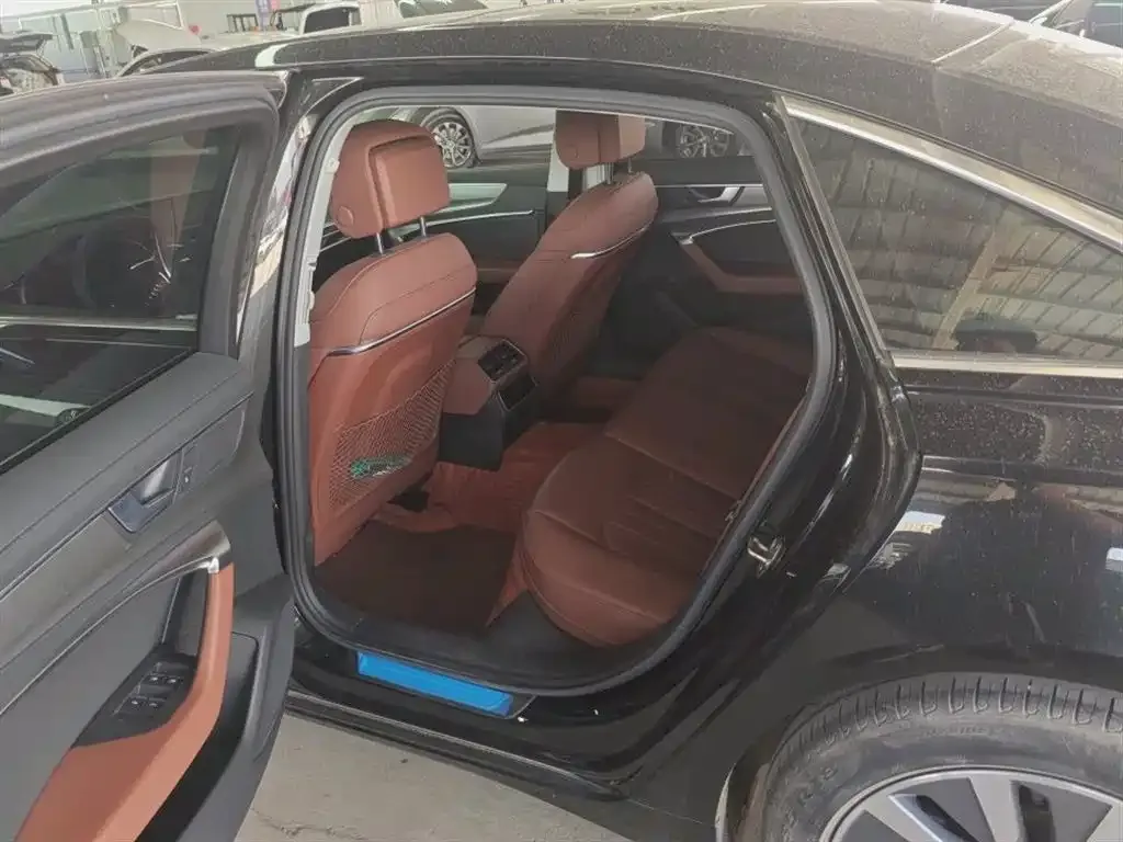 Audi A6L 2021 из CN, фото 3