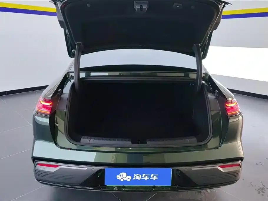 Geely Galaxy Xingyao 8 2025 из CN, фото 3