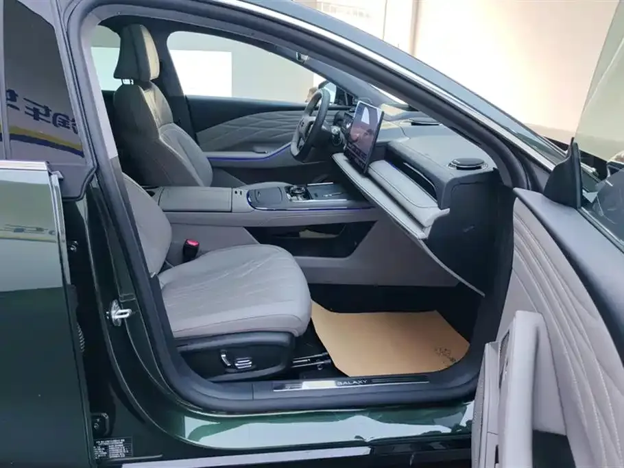 Geely Galaxy Xingyao 8 2025 из CN, фото 2