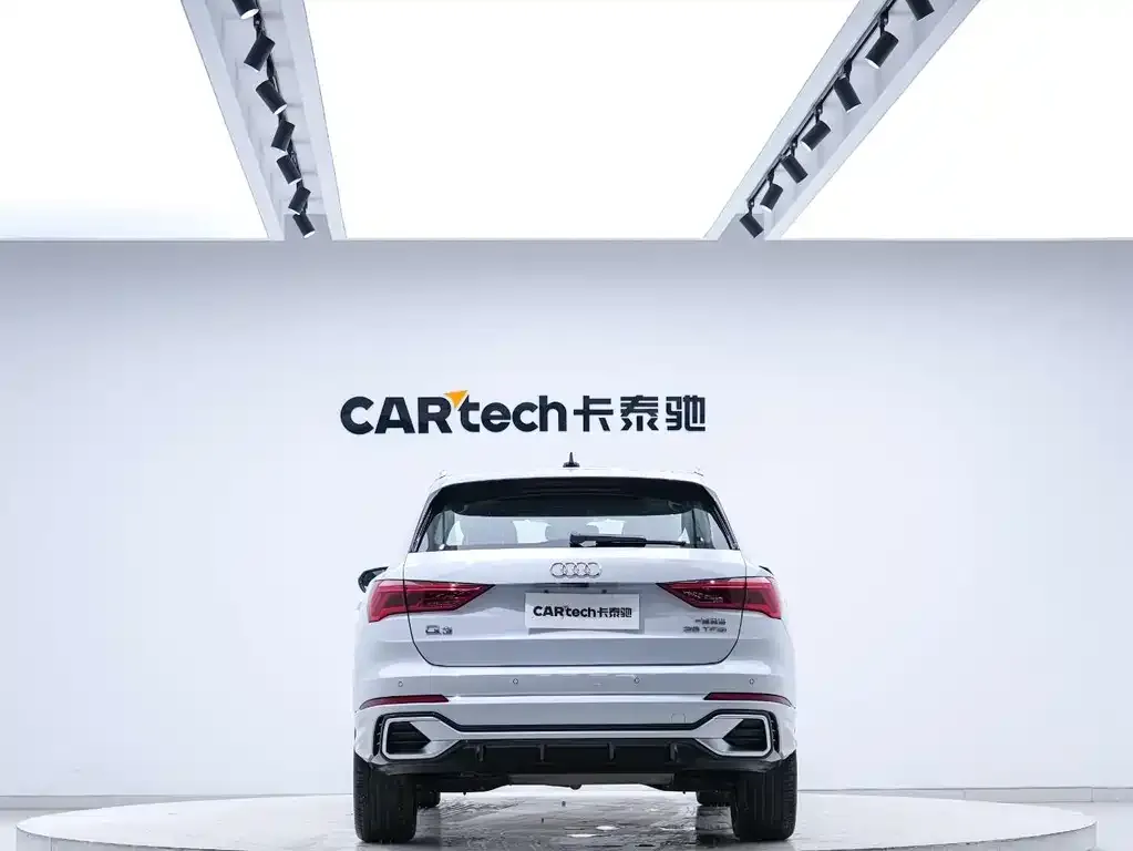Audi Q3 — фото 10