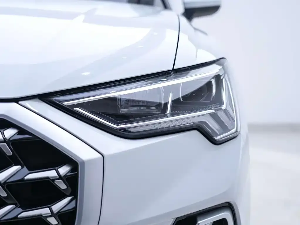 Audi Q3 — фото 3
