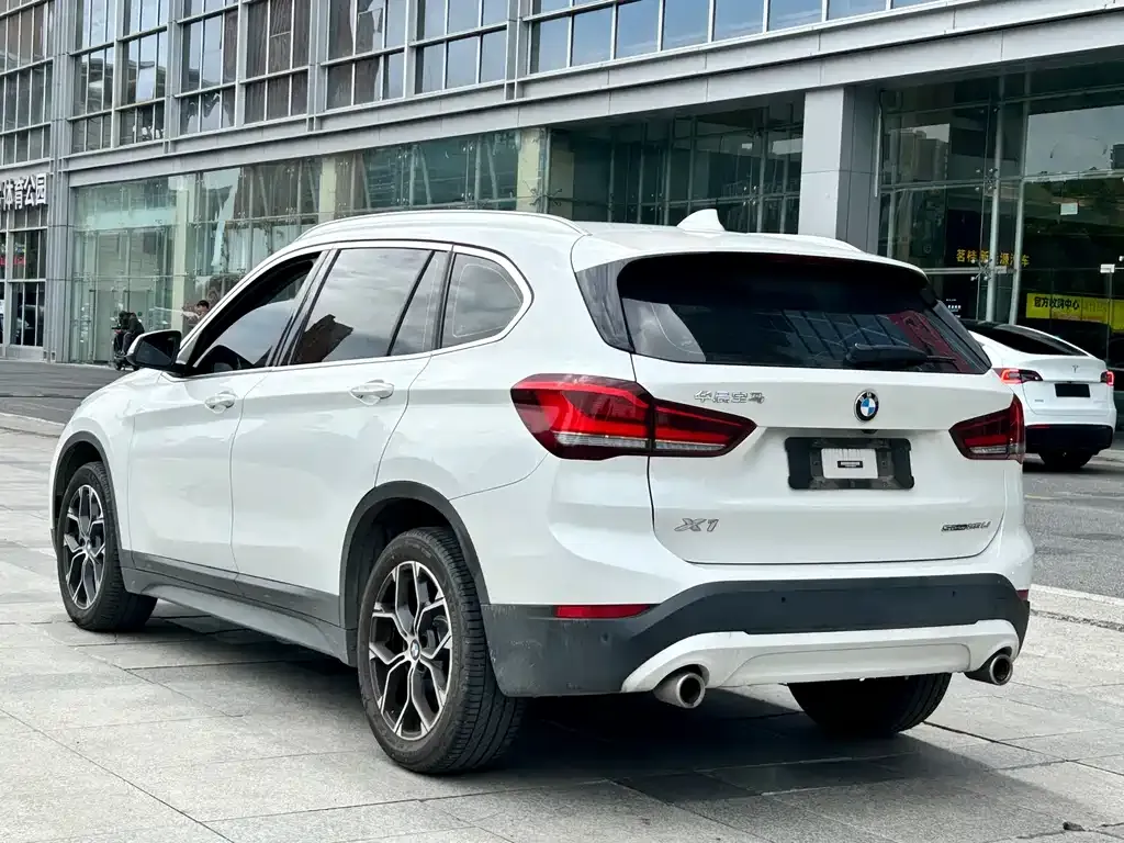 BMW X1 — фото 3