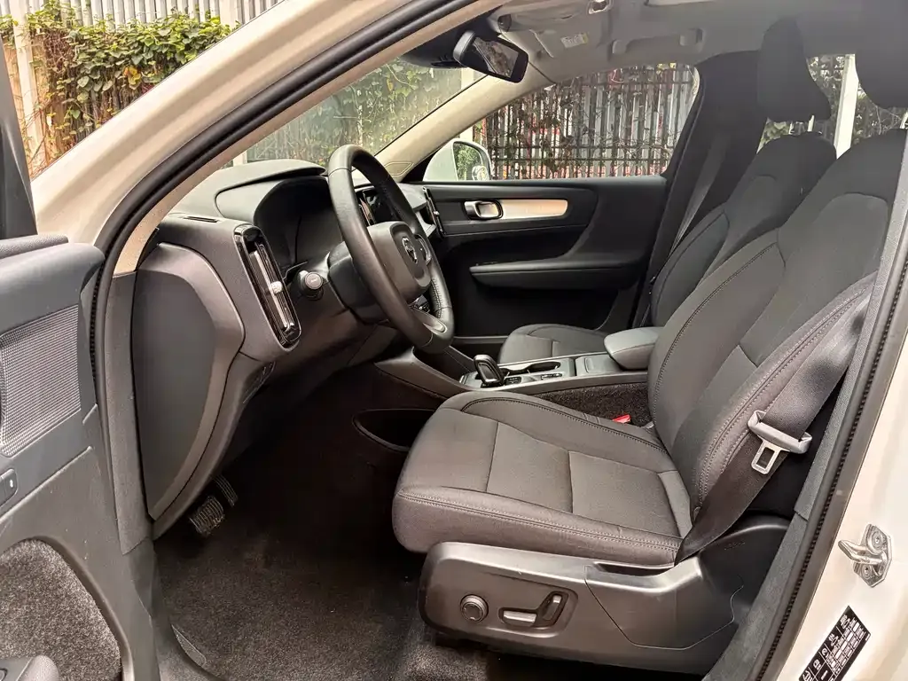 Volvo XC40 2021 из CN, фото 6