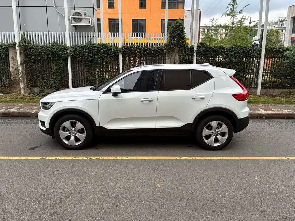Volvo XC40 2021 из CN, фото 10