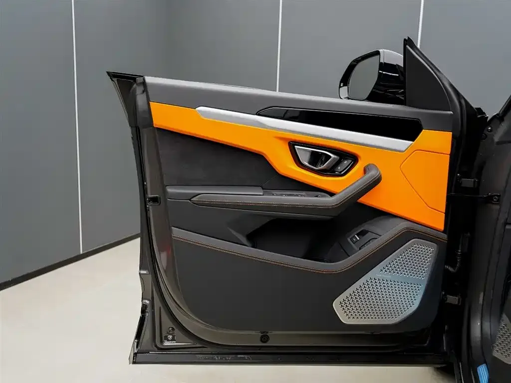 Lamborghini Urus 2024 из CN, фото 6