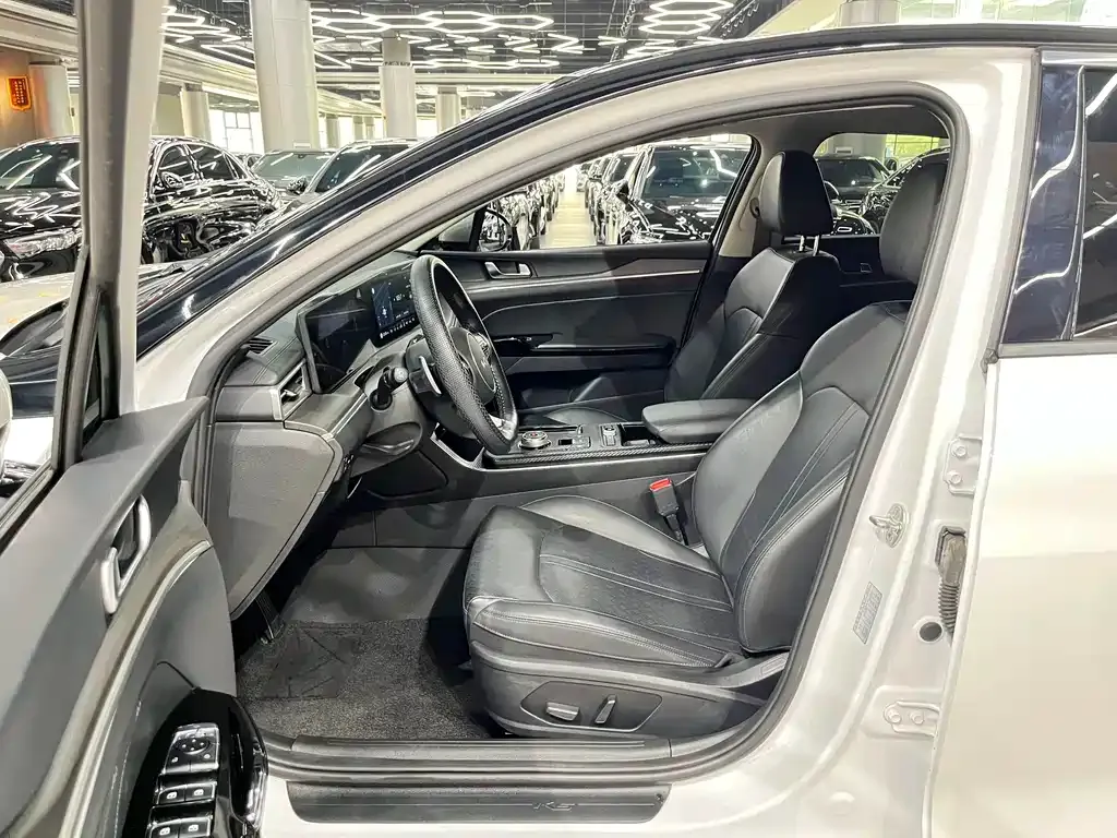 Kia K5 2023 из CN, фото 9