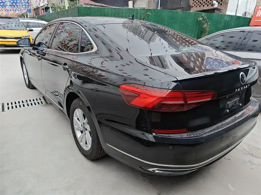 Volkswagen Passat 2023 из CN, фото 4