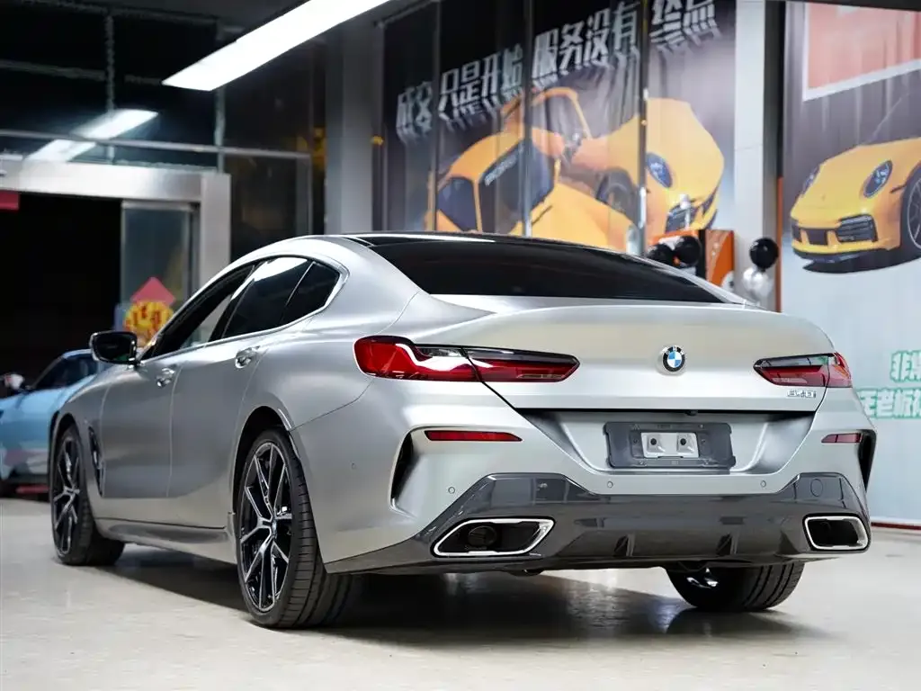 BMW 8 Series — фото 10