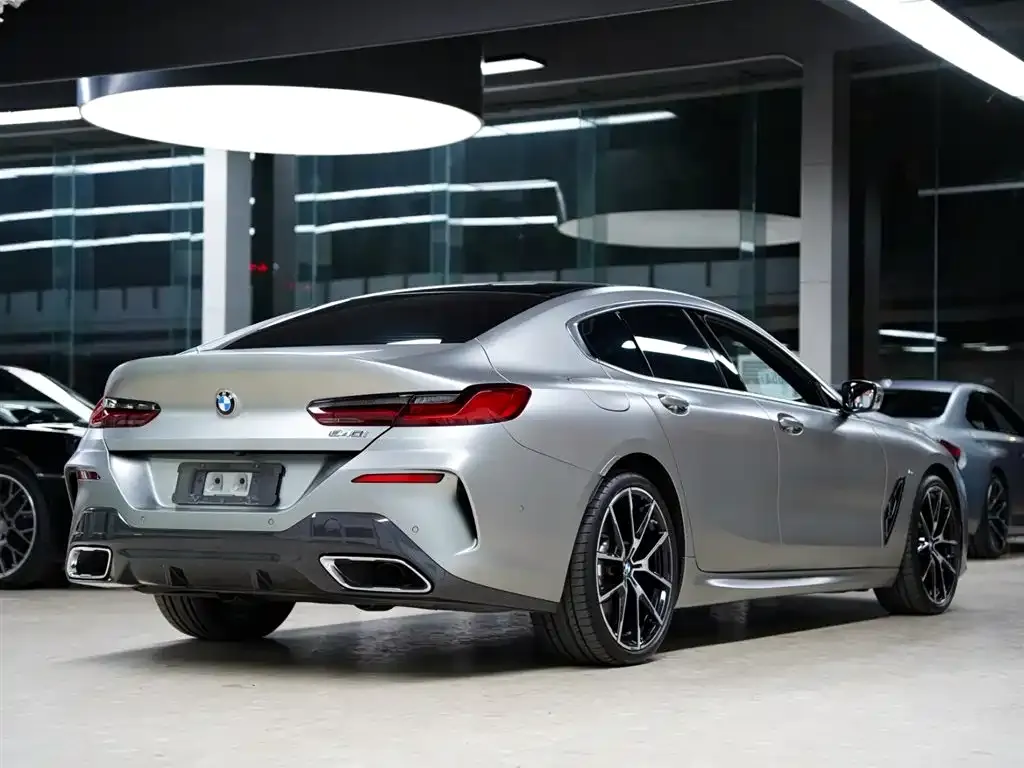 BMW 8 Series — фото 8