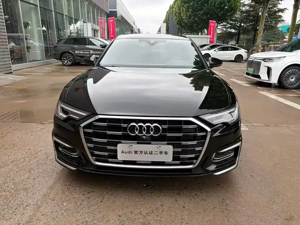 Audi A6L — фото 1