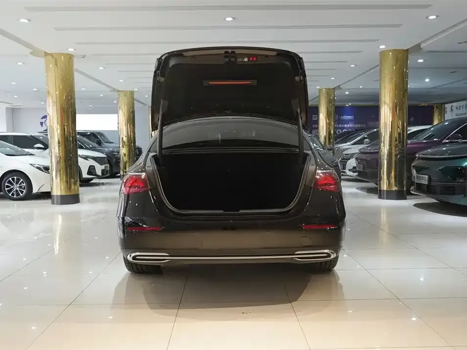 Mercedes-Benz E-Class 2024 из CN, фото 2