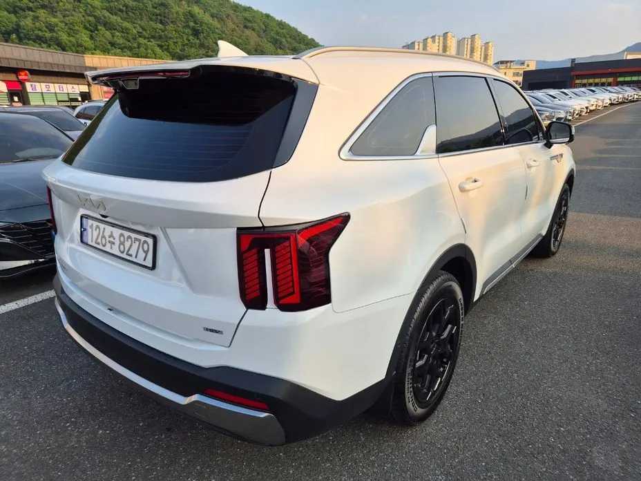 Kia Sorento — фото 7