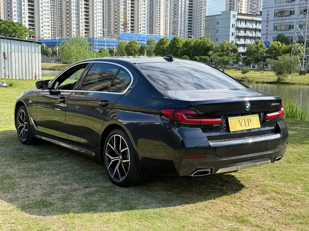 BMW 5 Series — фото 10