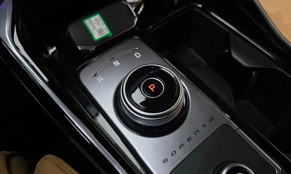 Kia Sorento — фото 9