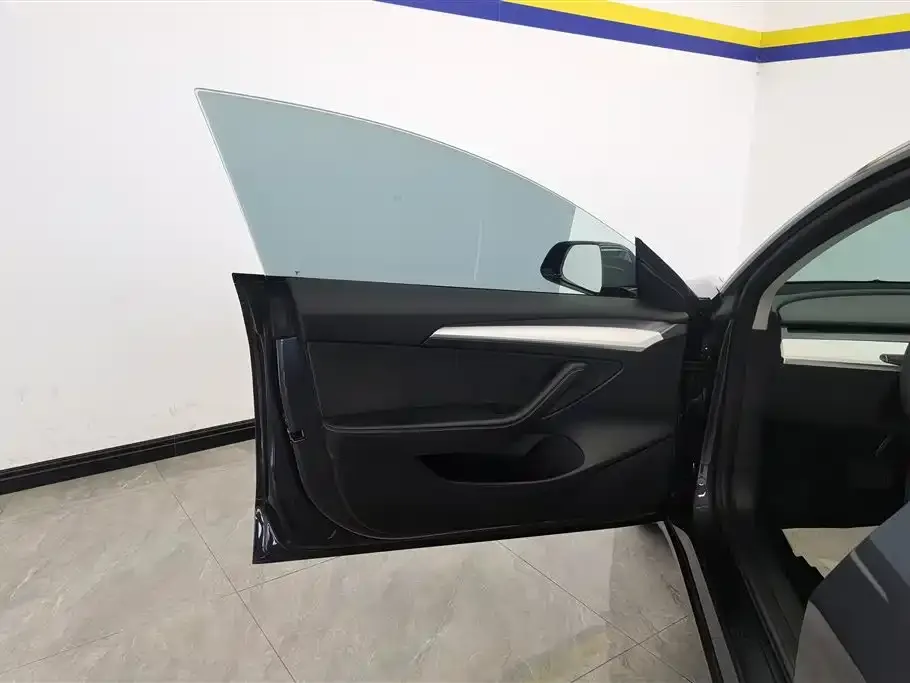 Tesla Model 3 2023 из CN, фото 3