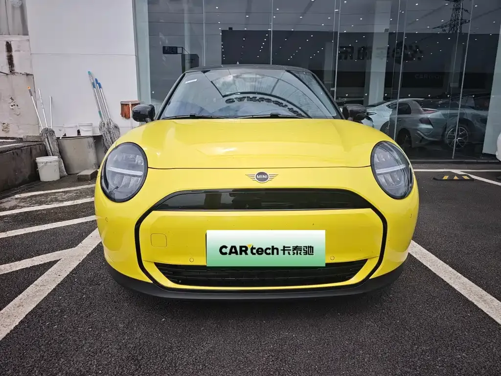 MINI Cooper EV 2024 из CN, фото 3