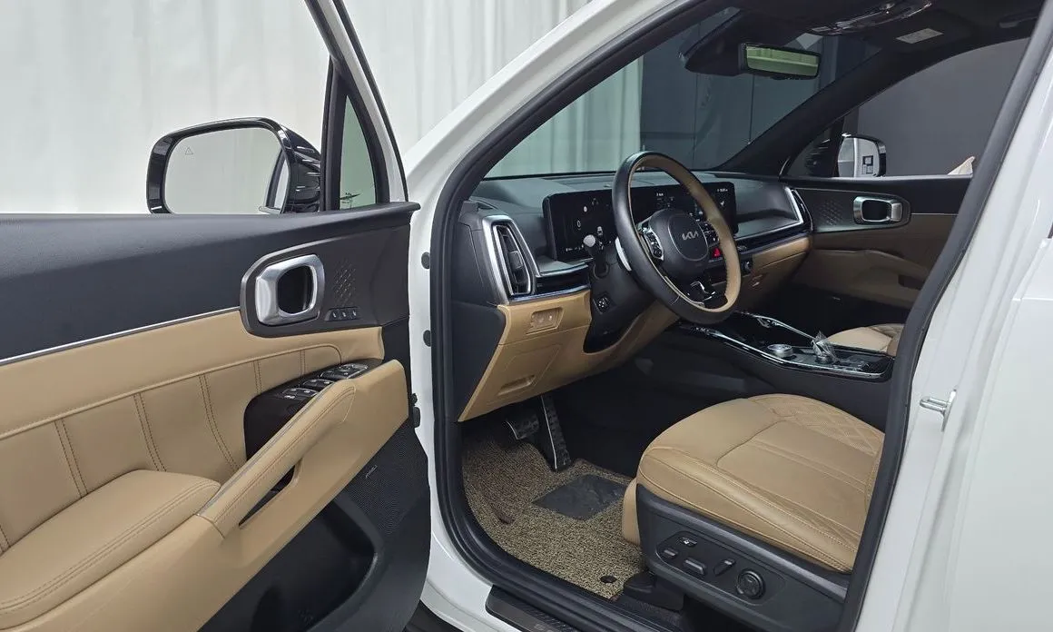 Kia Sorento — фото 8