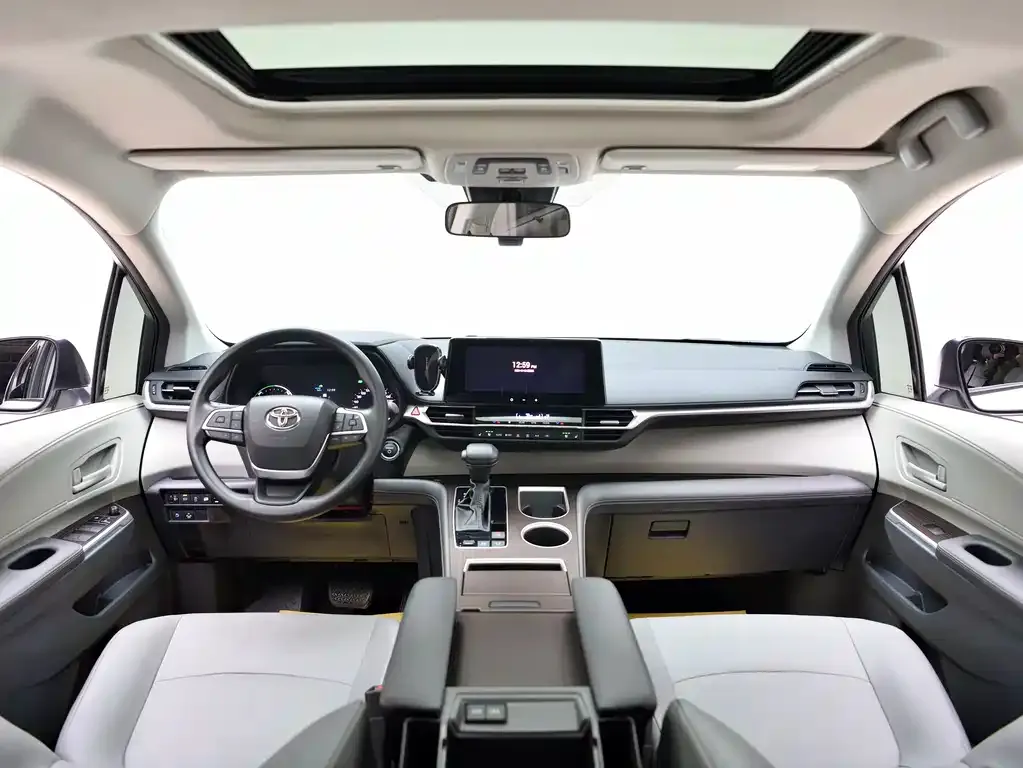 Toyota Granvia 2025 из CN, фото 8
