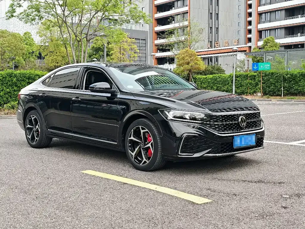 Volkswagen Passat 2024 из CN, фото 6
