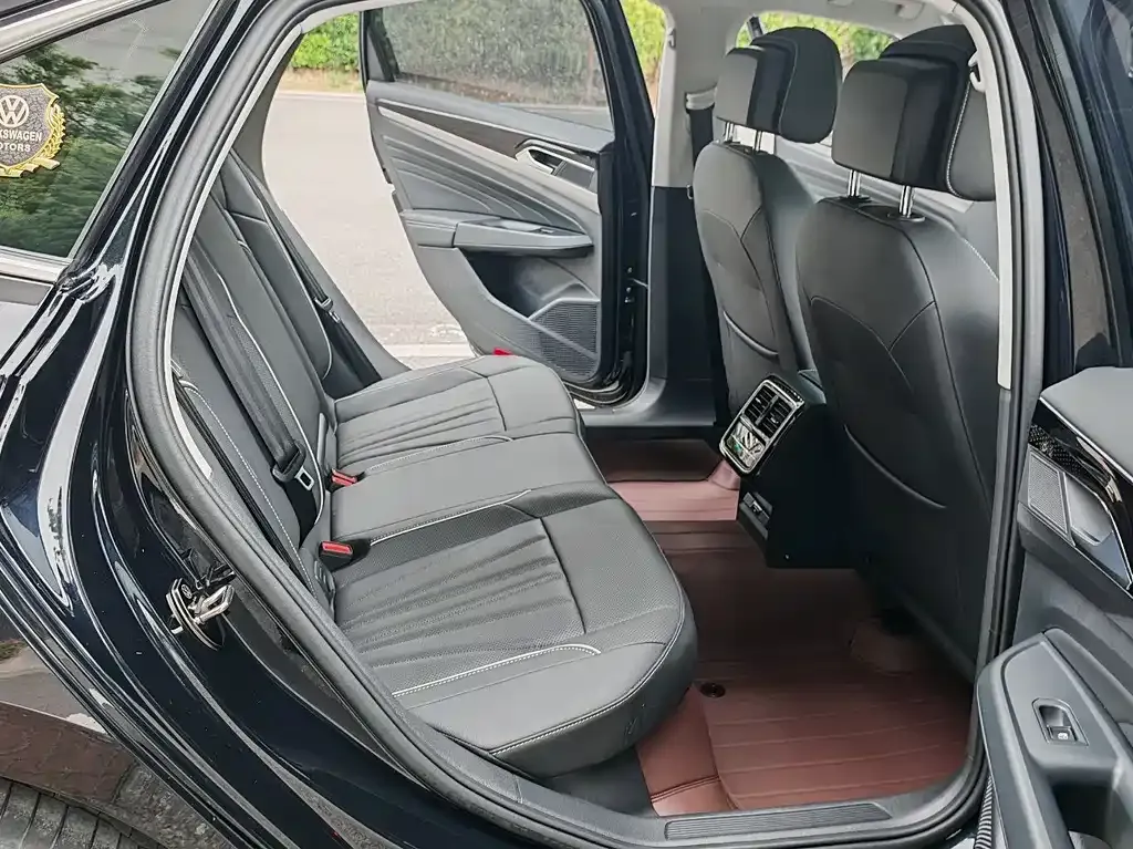 Volkswagen Passat 2024 из CN, фото 8