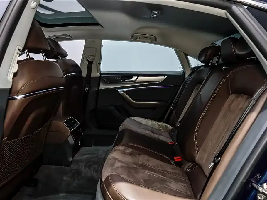 Audi A7L 2024 из CN, фото 9