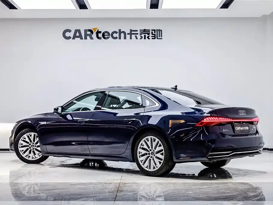 Audi A7L 2024 из CN, фото 8