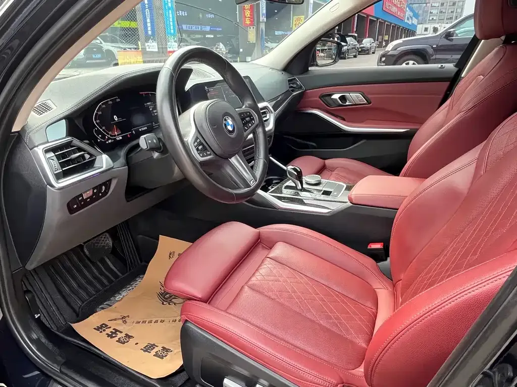 BMW 3 Series 2022 из CN, фото 2