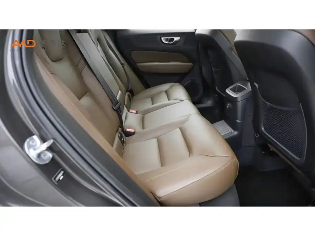 Volvo XC60 PHEV 2023 из CN, фото 3