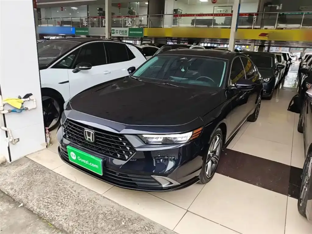 Honda Accord — фото 1